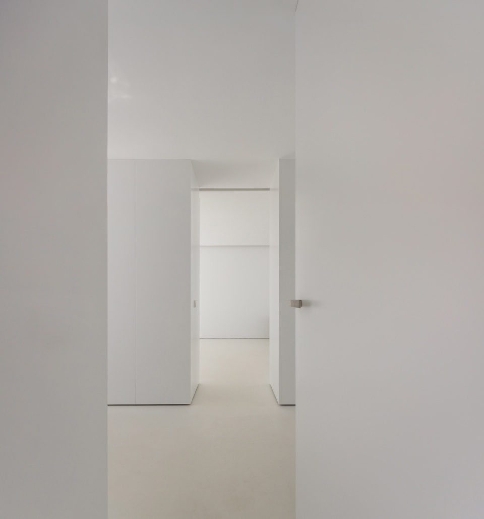 house of the silence by fran silvestre arquitectos 1