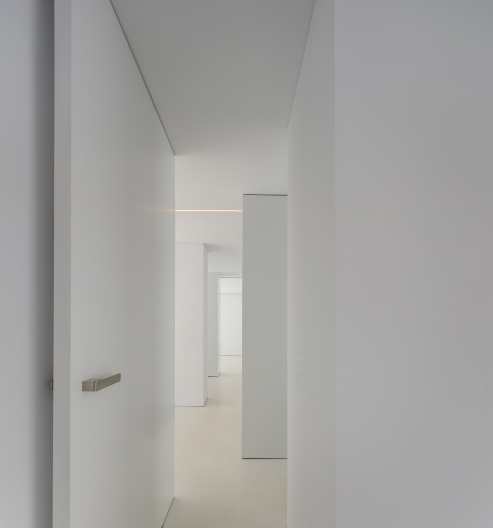 house of the silence by fran silvestre arquitectos