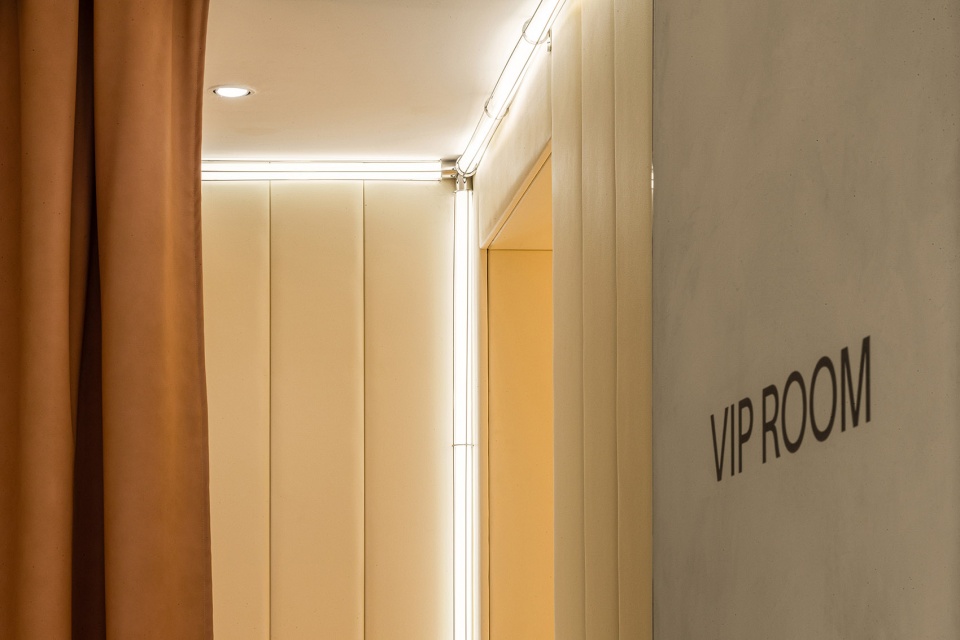 j1m5 boutique china by various associates