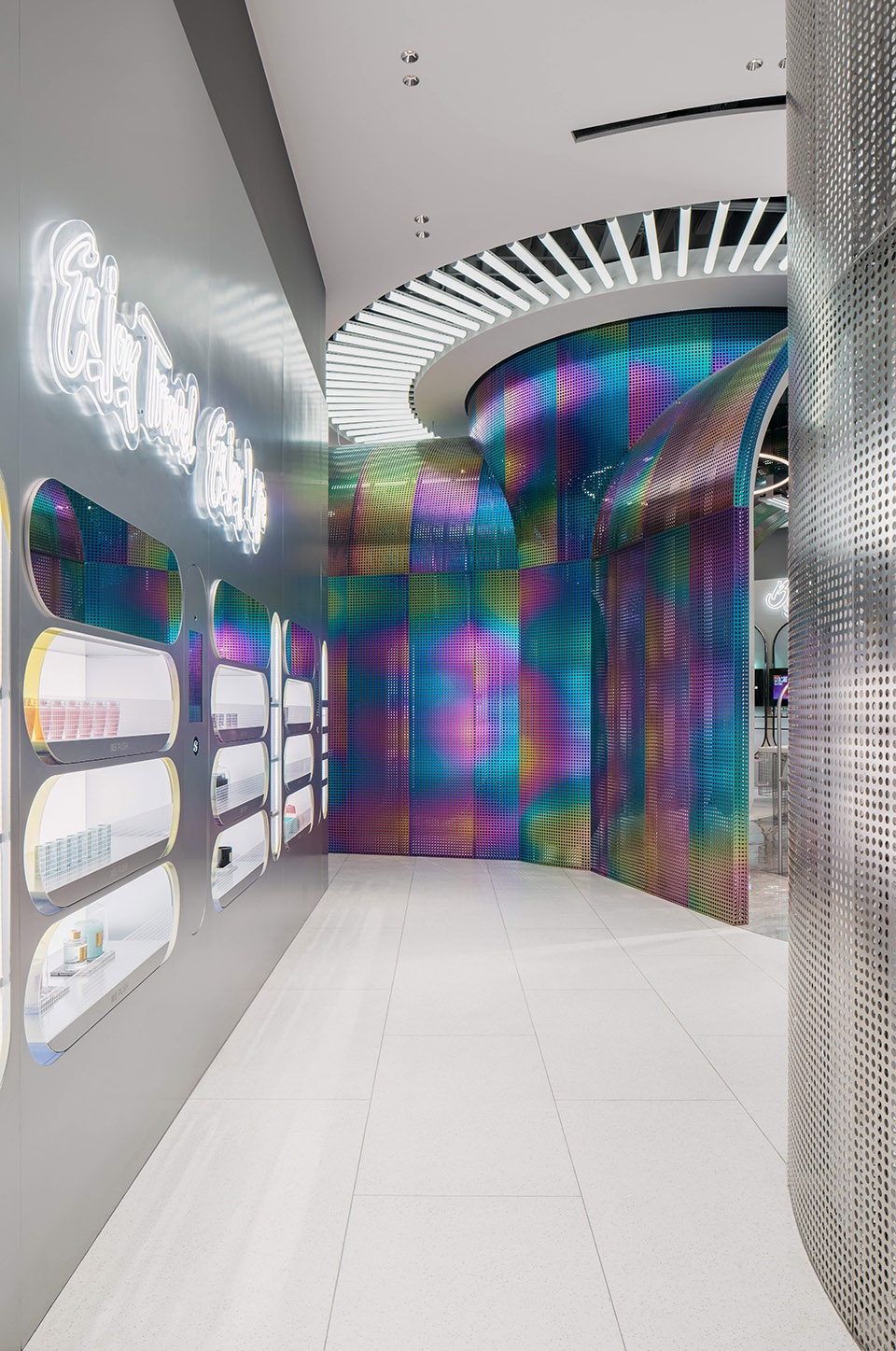 BTube cosmetics Storeage