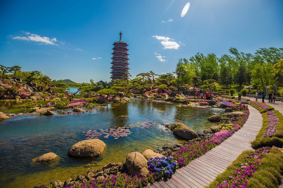 Landscape Reconstruction Design of the Summer Garden on Yanqi Lake Yuanshu