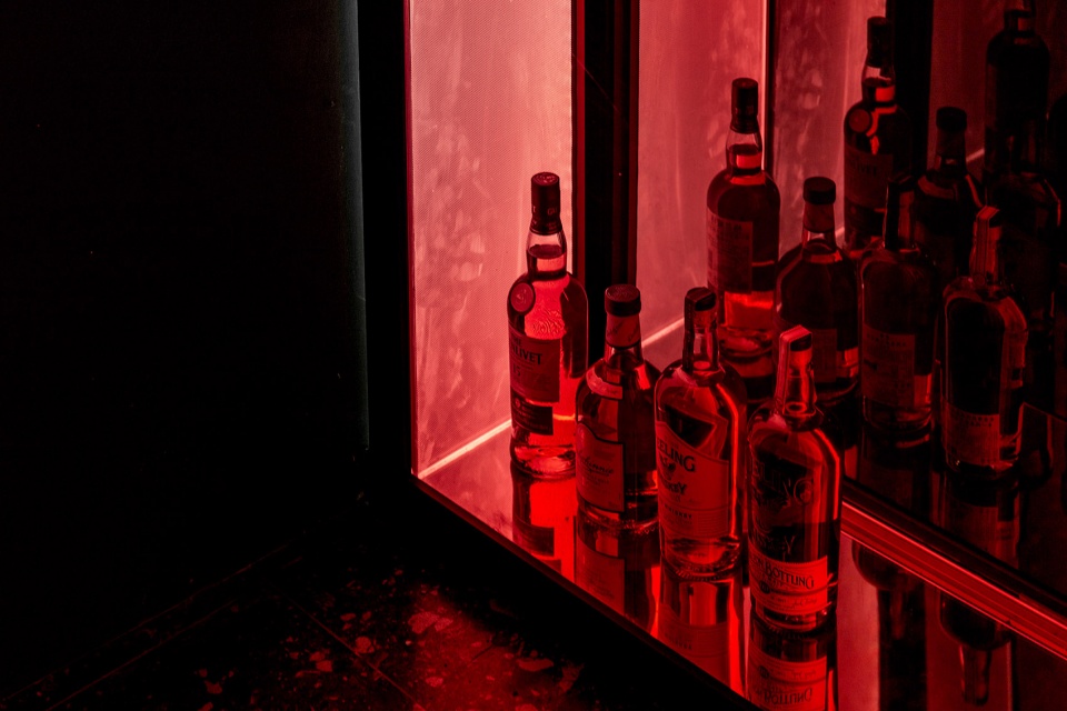 WHISPER BAR Digitectslab