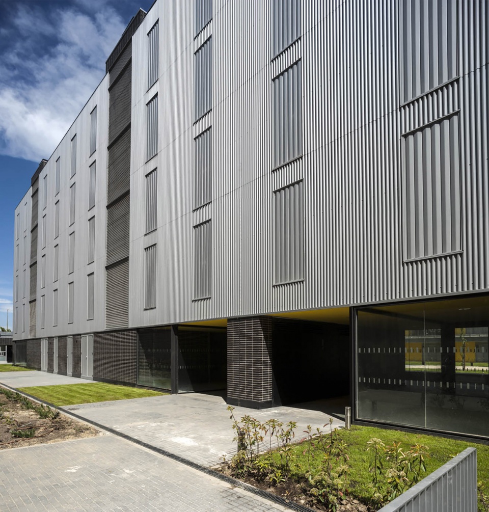194 social dwellings in carabanchel madrid by burgos garrido