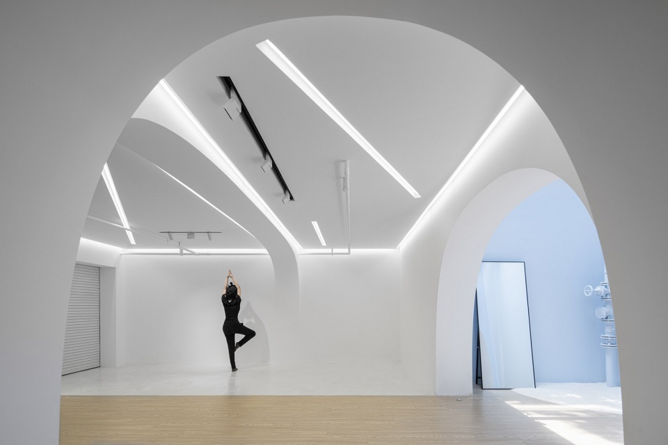 Private Workshop of A Female Fitness Blogger Atelier DY