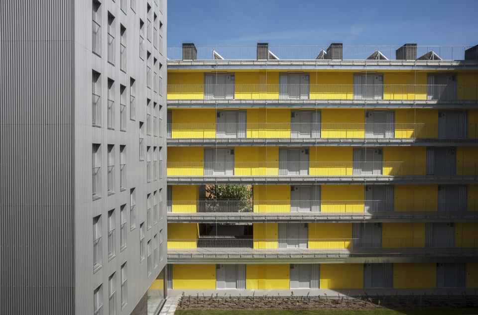 194 social dwellings in carabanchel madrid by burgos garrido