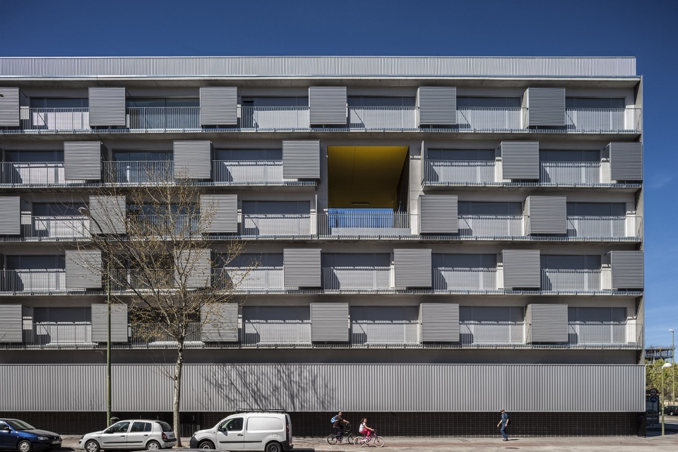 194 social dwellings in carabanchel madrid by burgos garrido