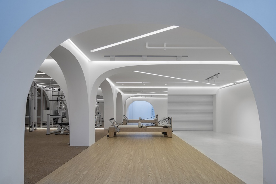 Private Workshop of A Female Fitness Blogger Atelier DY