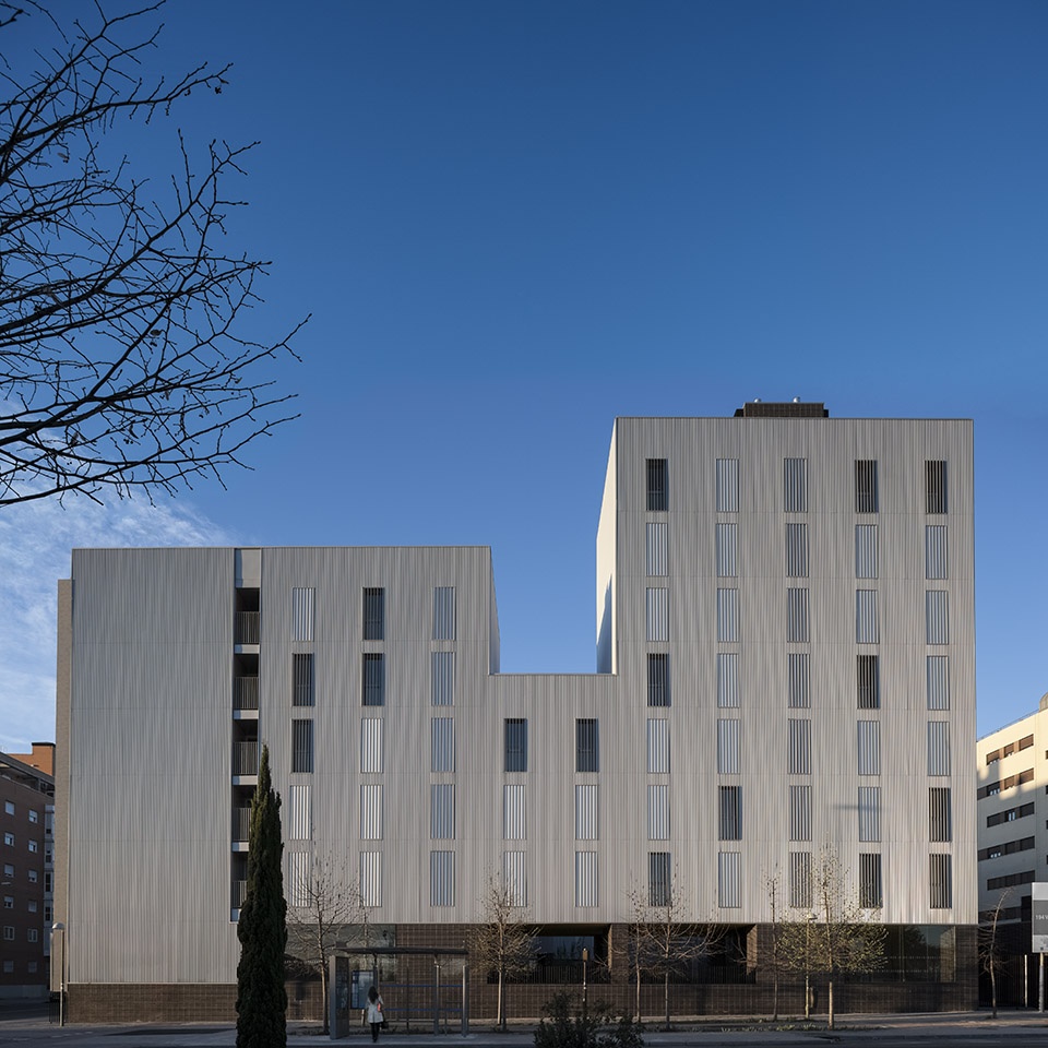 194 social dwellings in carabanchel madrid by burgos garrido