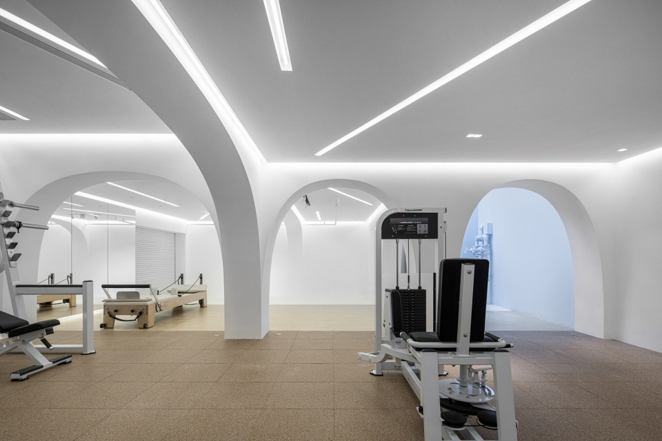 Private Workshop of A Female Fitness Blogger Atelier DY