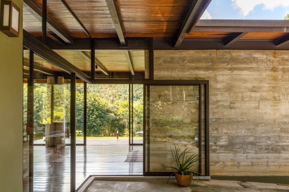 Casa no Vale das Videiras Rodrigo Simao Arquitetura