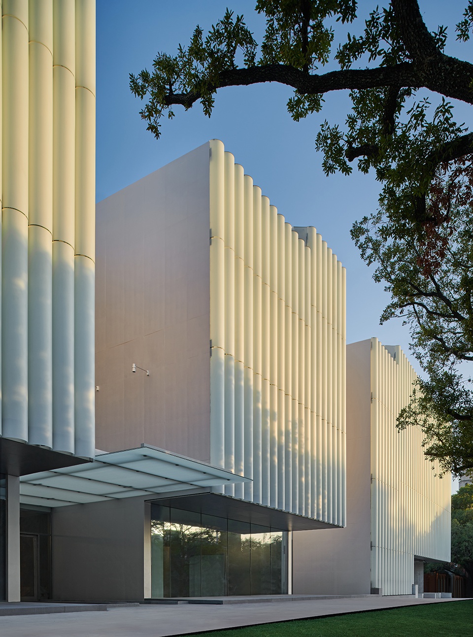 Nancy and Rich Kinder Museum Courtesy Steven Holl Architects