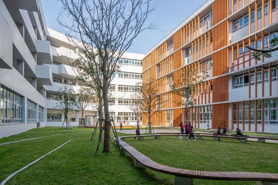 The New Bund School of No.2 Secondary School of East China Normal University Atelier Z DPLUS