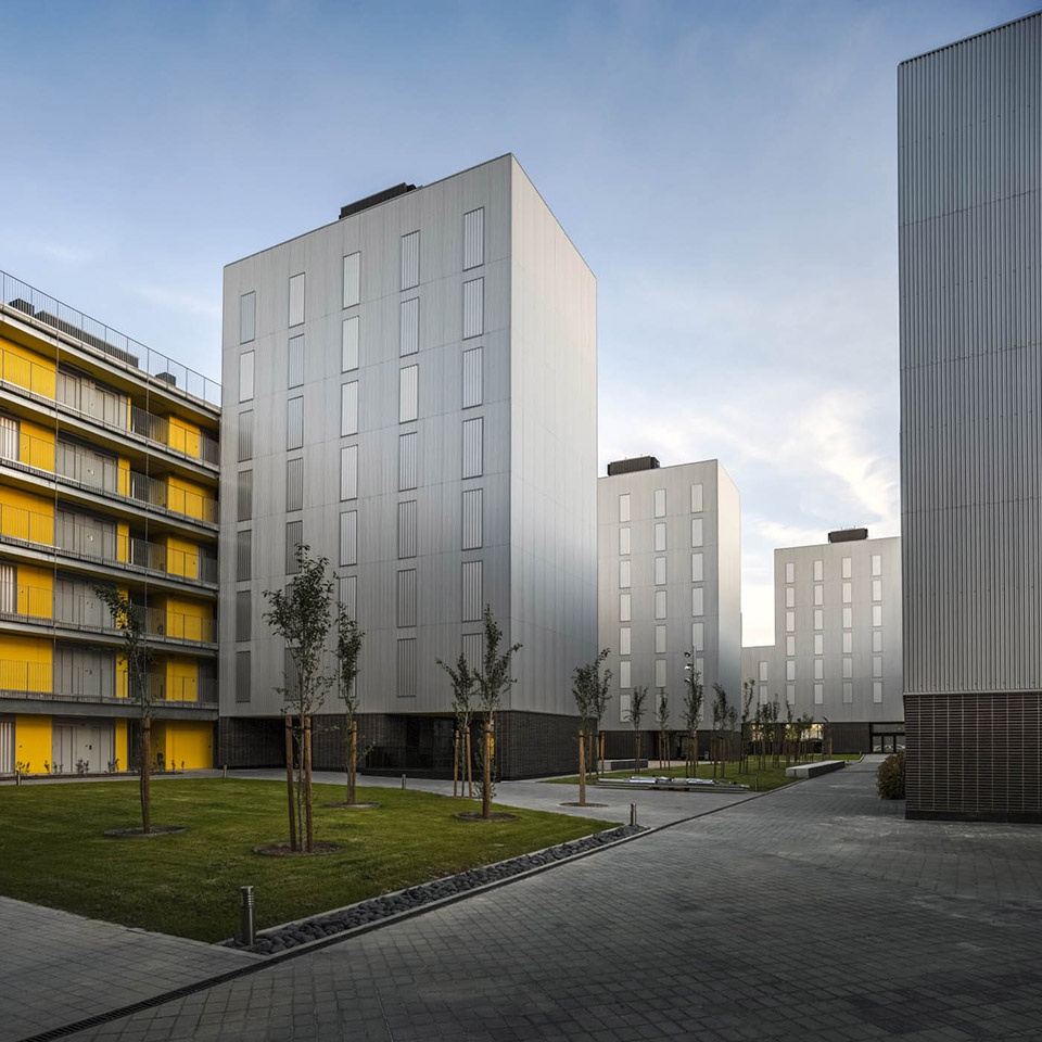 194 social dwellings in carabanchel madrid by burgos garrido