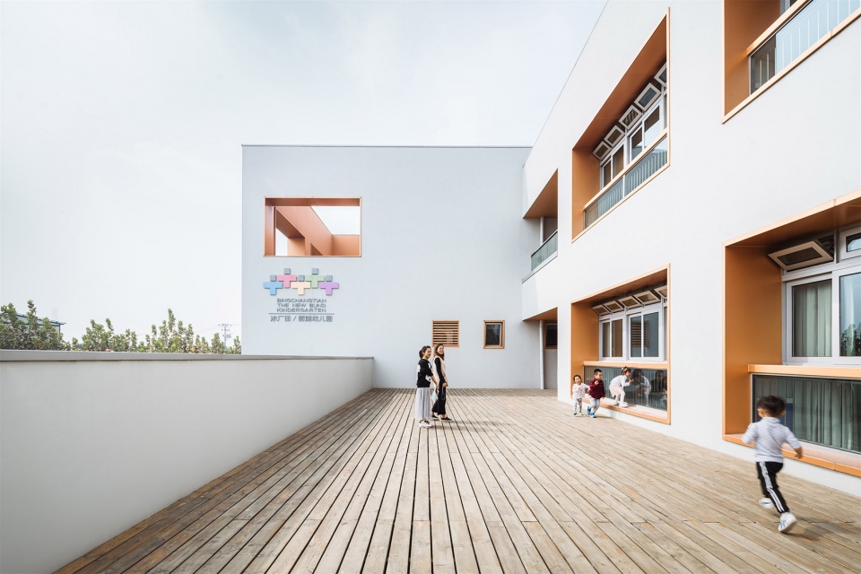 The New Bund School of No.2 Secondary School of East China Normal University Atelier Z DPLUS