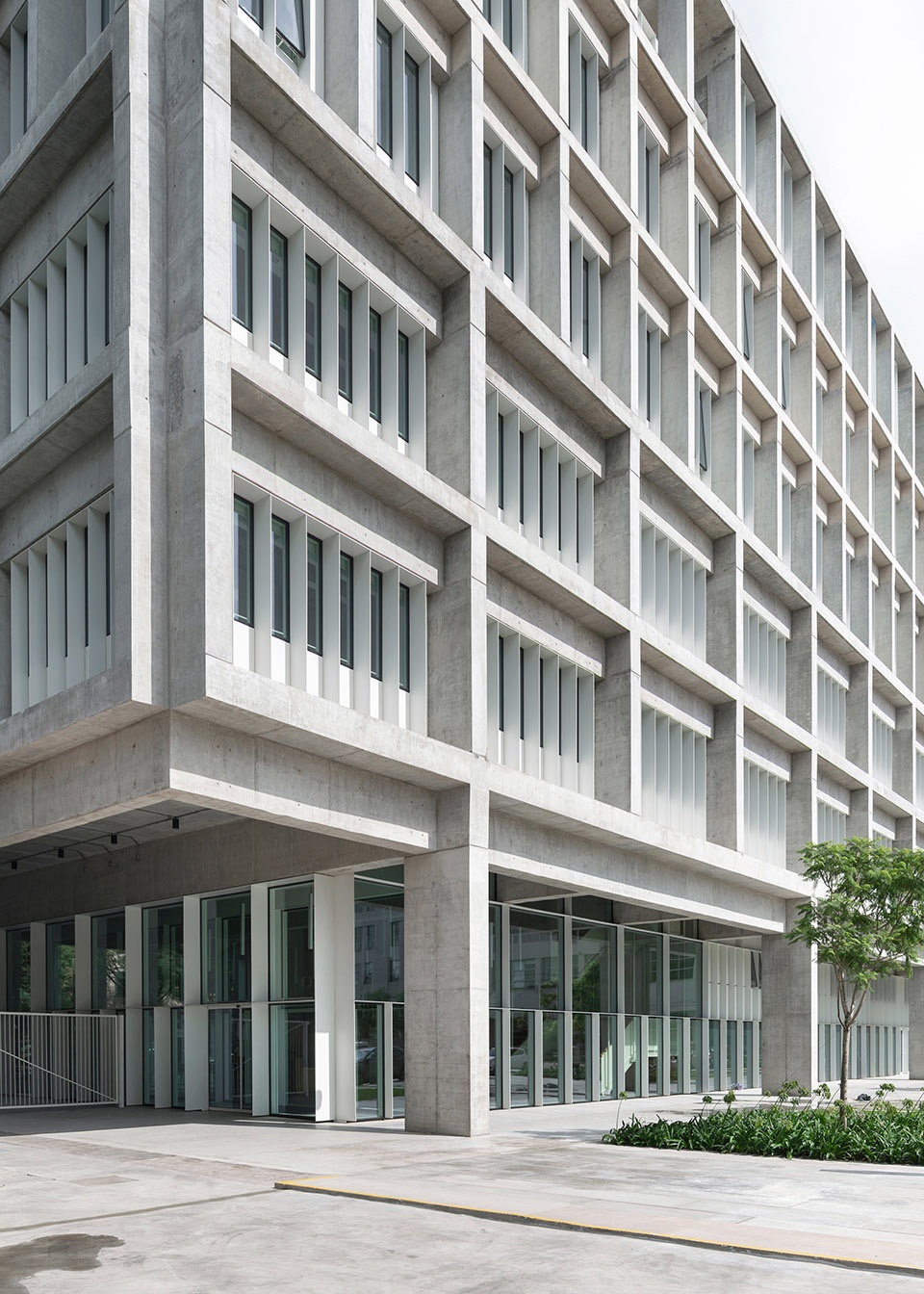 Universidad Torcuato Di Tella Sáenz Valiente Building by Josep Ferrando Architecture