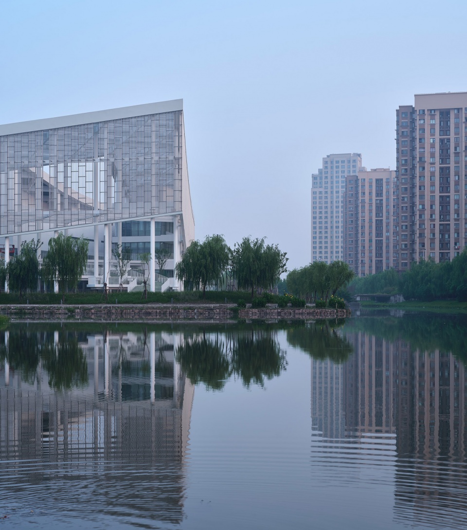 001-shanghai-qingpu-sports-and-culture-center-by-tjadoriginal-design-studio-960x1090.jpg