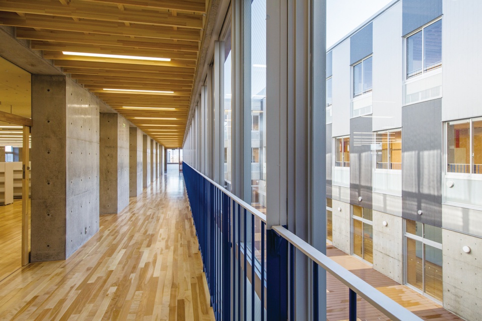 shimotsuma junior high school by mikami architects