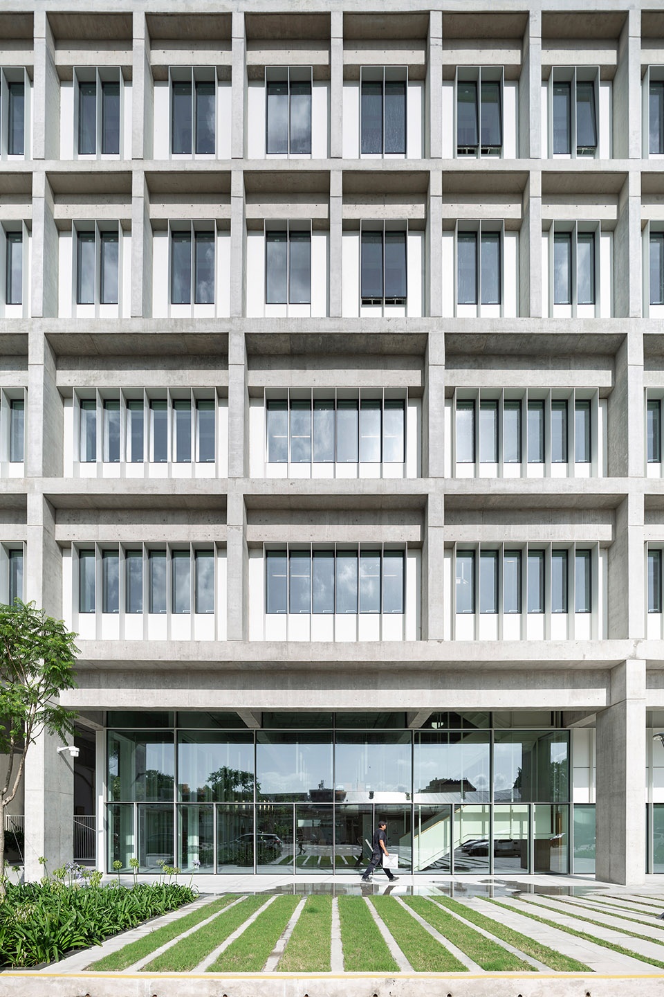 Universidad Torcuato Di Tella Sáenz Valiente Building by Josep Ferrando Architecture