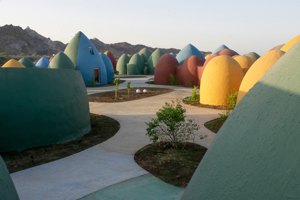 presence in hormuz 02 by zav architects