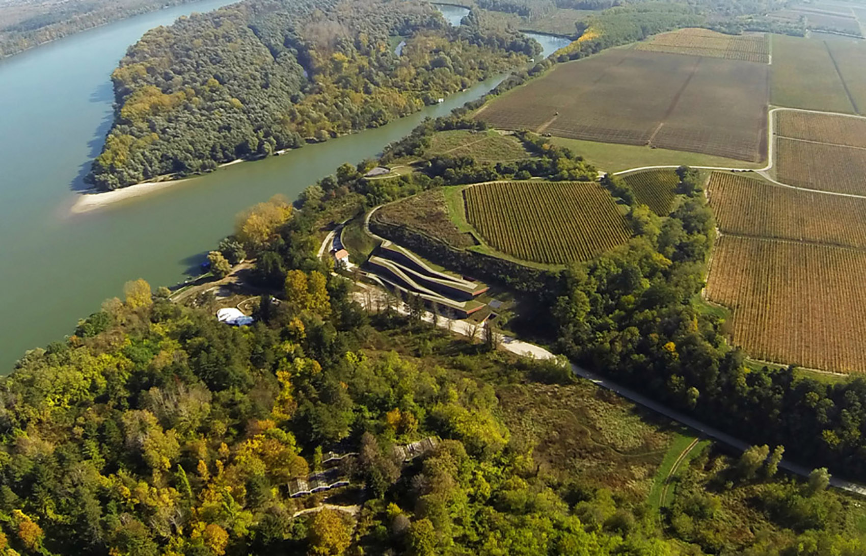 Extension of the earth: Earth-Sheltered Architecture - 谷德设计网