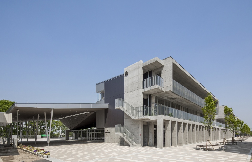 shimotsuma junior high school by mikami architects
