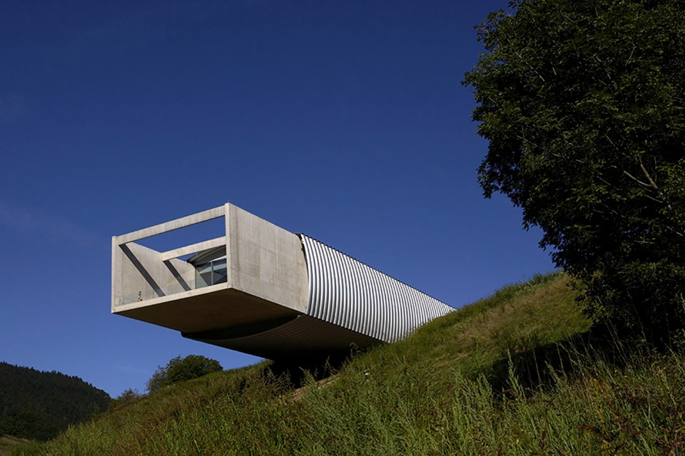 大地的延伸覆土建筑