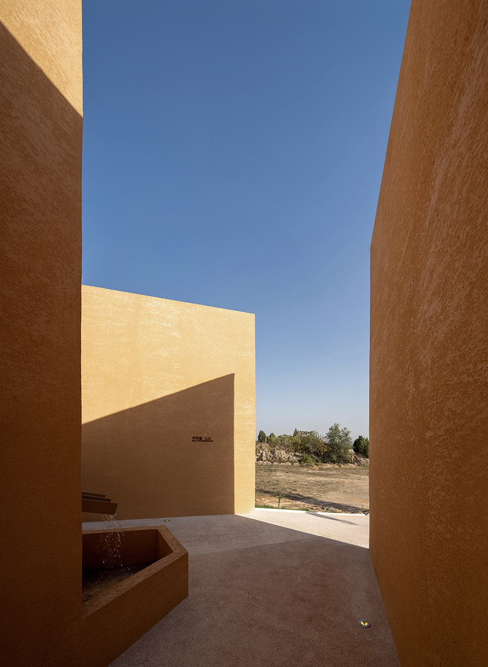 longshan cemetery jiaozuo china by studio 10
