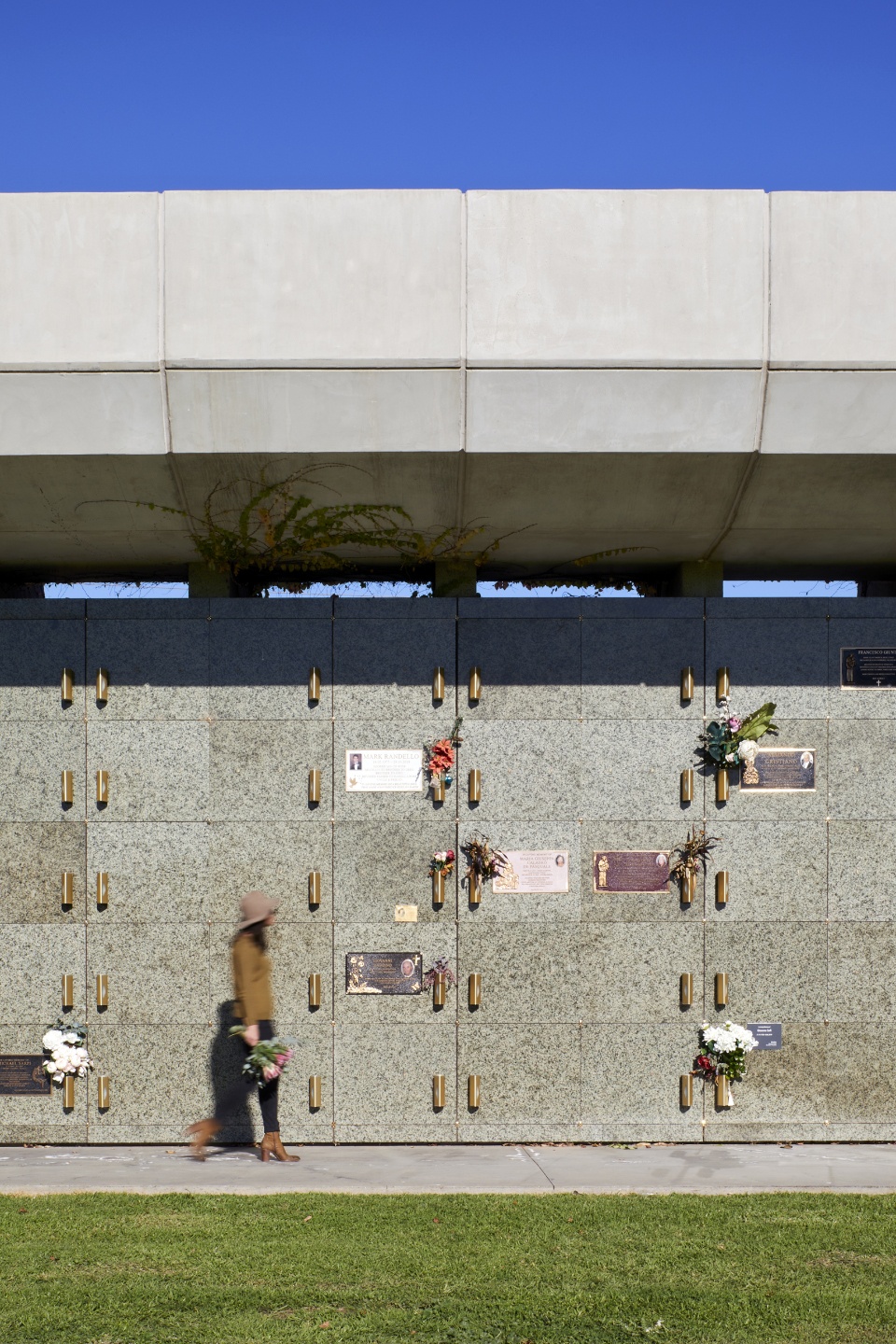 werribee mausoleum extension by bent architecture