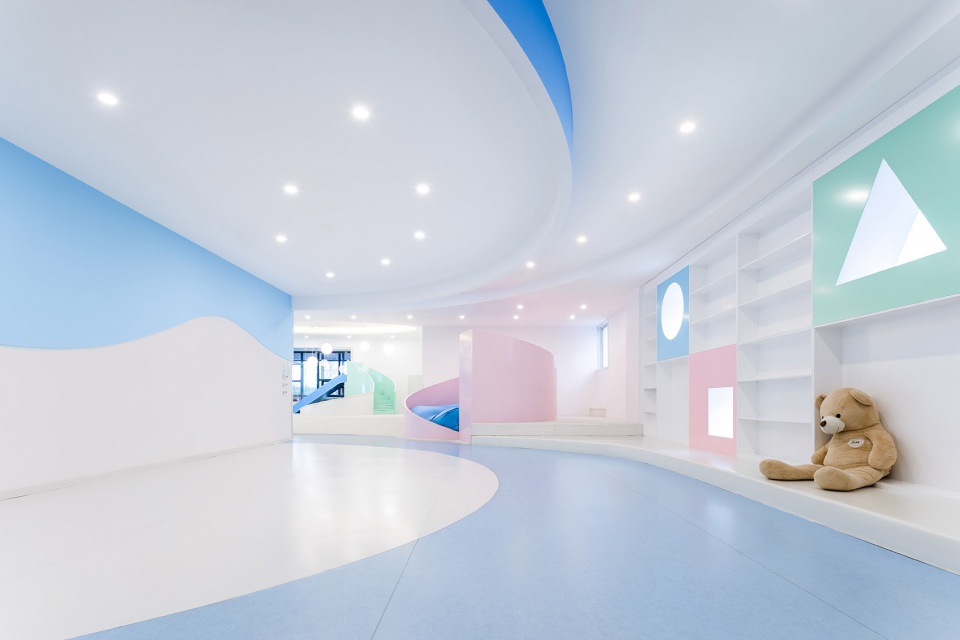 Chang Chun Time Cube Swimming Fitness Center China by STEPS architecture design