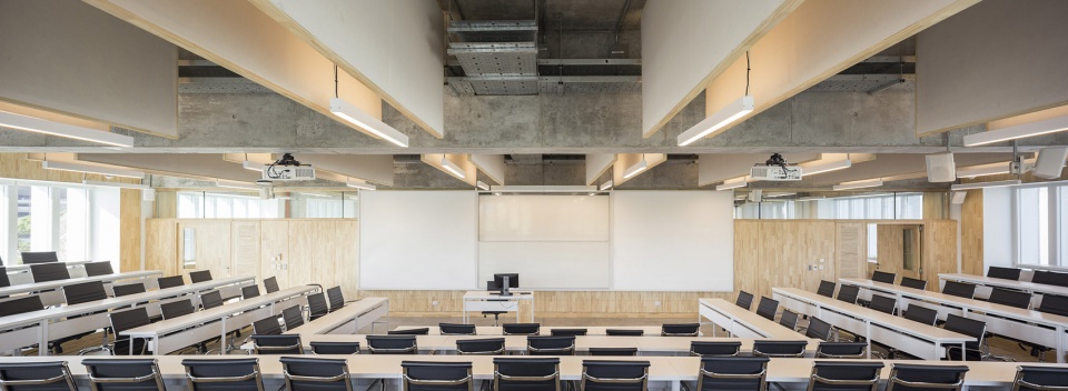 Universidad Torcuato Di Tella Sáenz Valiente Building by Josep Ferrando Architecture