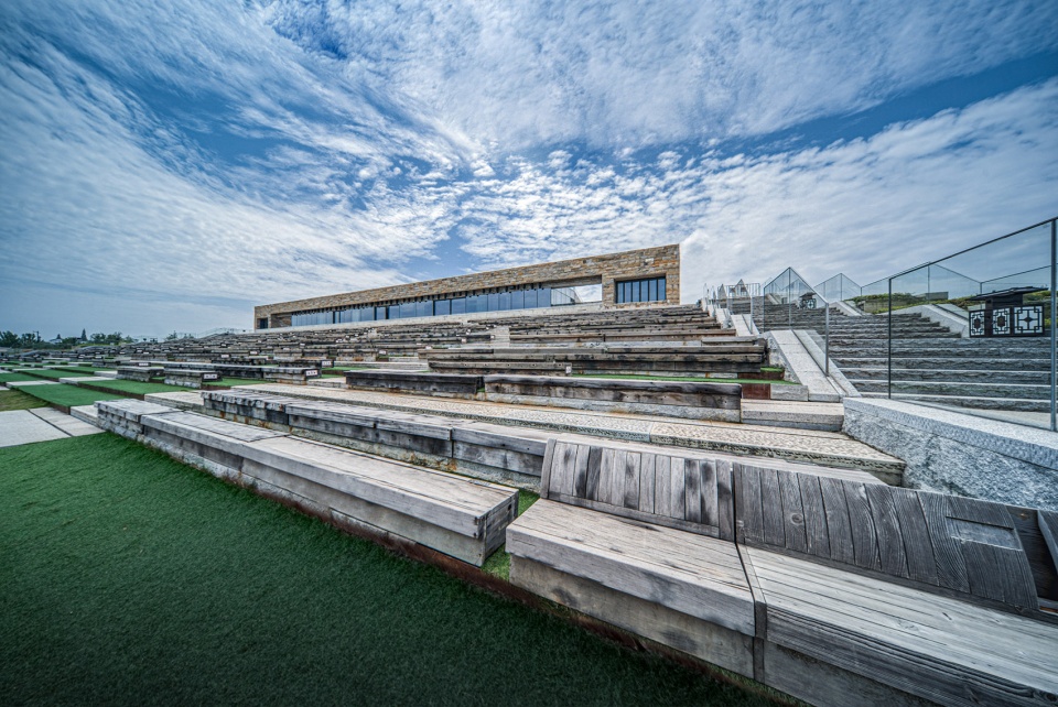 Xinghan Theatrical Platform China by DUS Studio