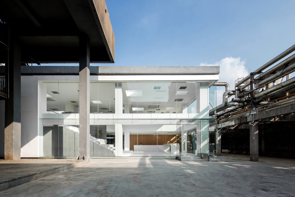 LAN SPACE BEING ARCHITECTS