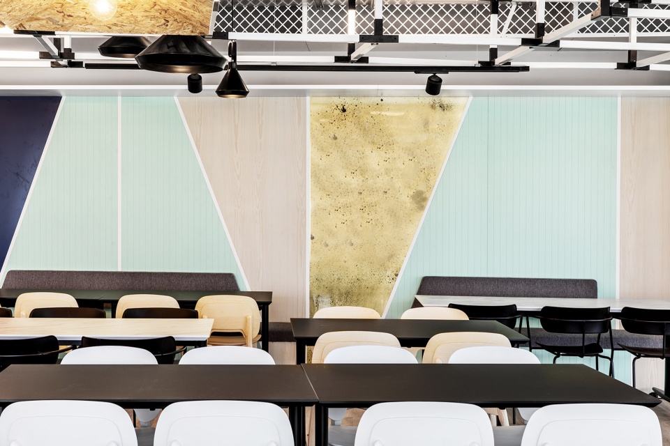 NATURAL INTELLIGENCE Offices by Roy David Architecture
