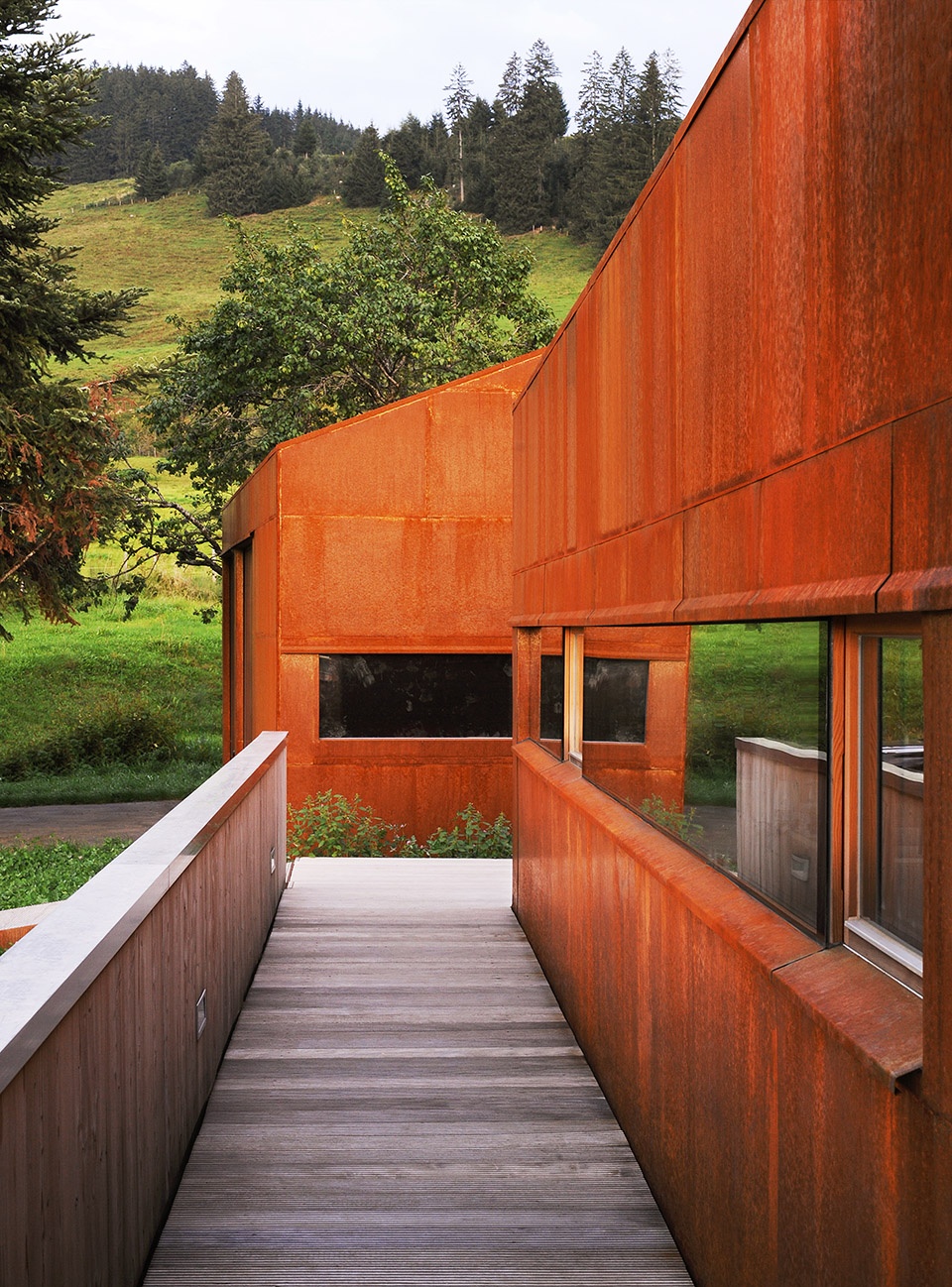hinang house by carlos zwick architekten
