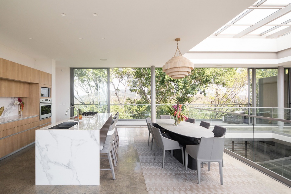 The Atrium House by Studio Saxe