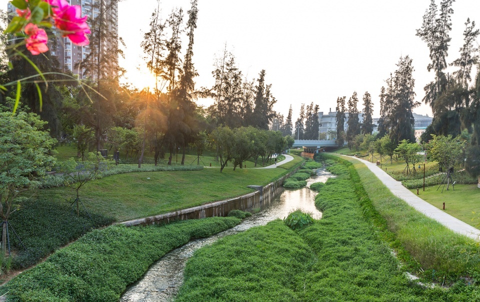 Dasha River Ecological Corridor Shenzhen by AECOM 960x605 1