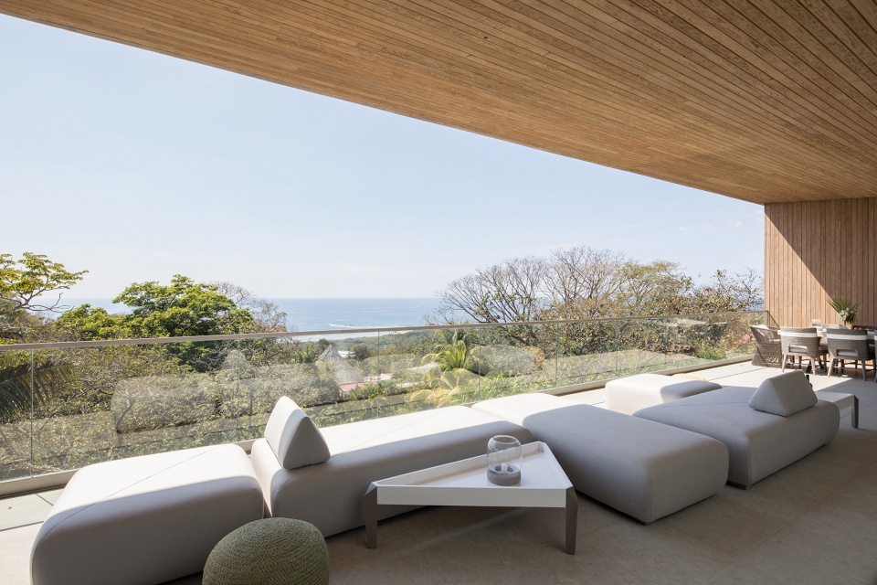 The Atrium House by Studio Saxe