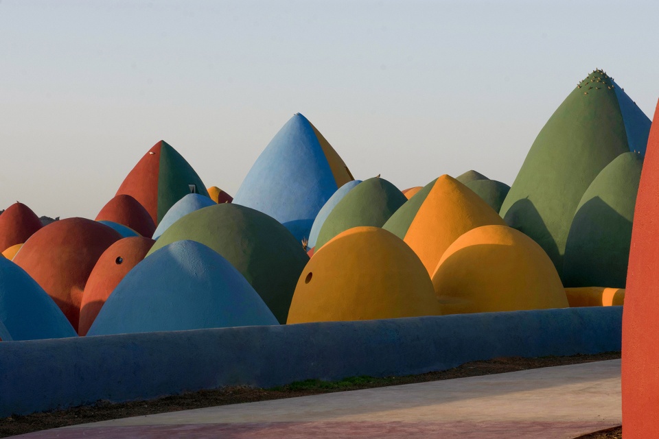 presence in hormuz 02 by zav architects