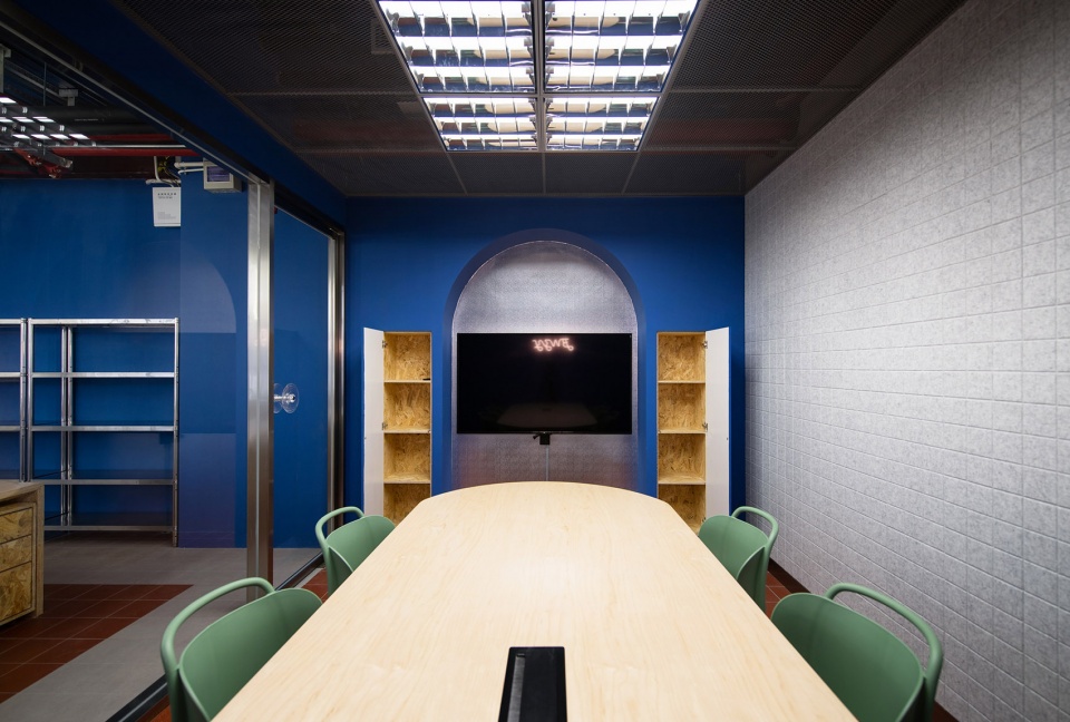 Bwzy Lab A Play on Light and Color China by Bwzy