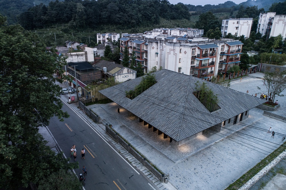 live together under one roof series architecture design projects of xiaoshi village in pengzhou sichuan province china by studio dali arc...