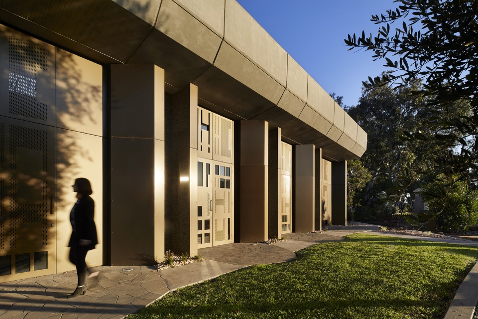 werribee mausoleum extension by bent architecture