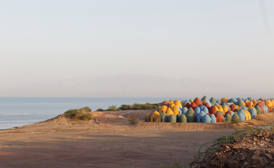 presence in hormuz 02 by zav architects