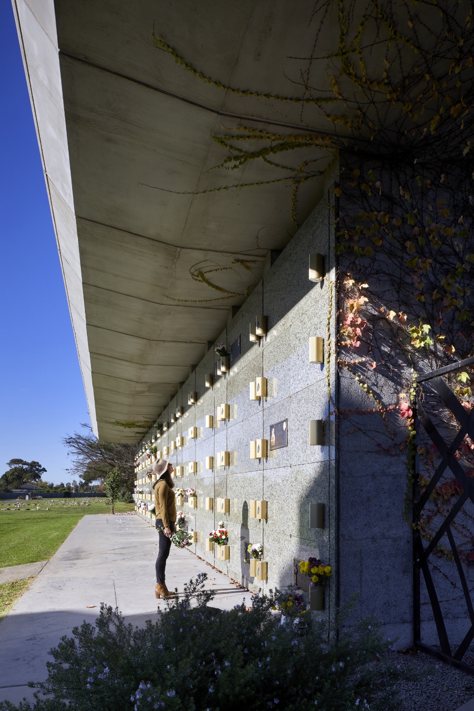 werribee mausoleum extension by bent architecture