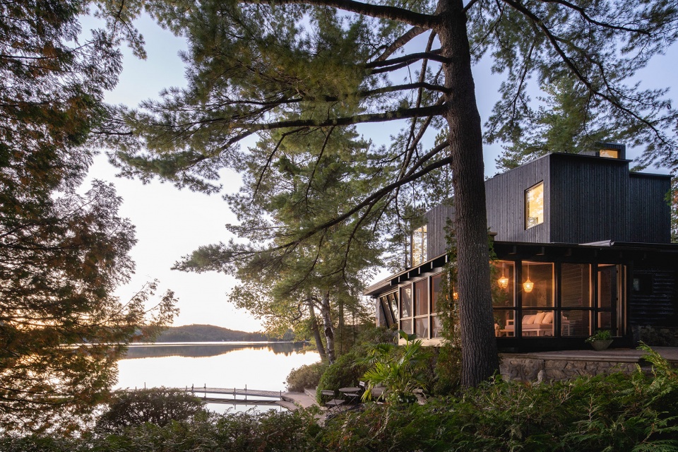 Cottage on the Point Paul Bernier Architecte