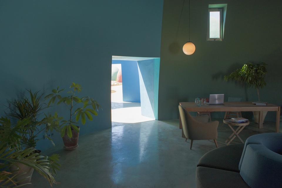 presence in hormuz 02 by zav architects