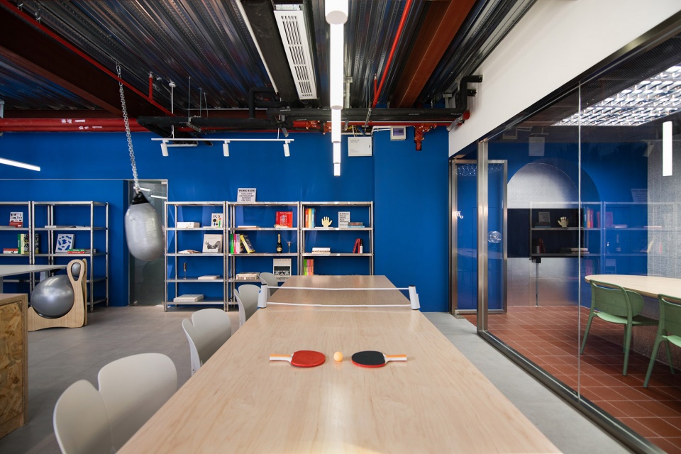 Bwzy Lab A Play on Light and Color China by Bwzy