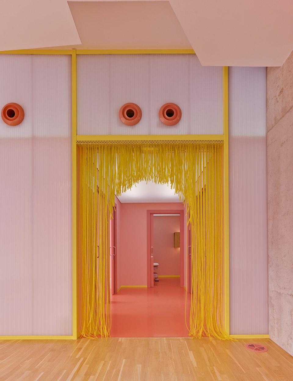 nexus8 traumatology clinic by magicarch