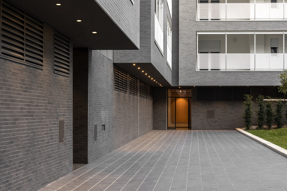 Viale Giulini Affordable Housing by Alvisi Kirimoto