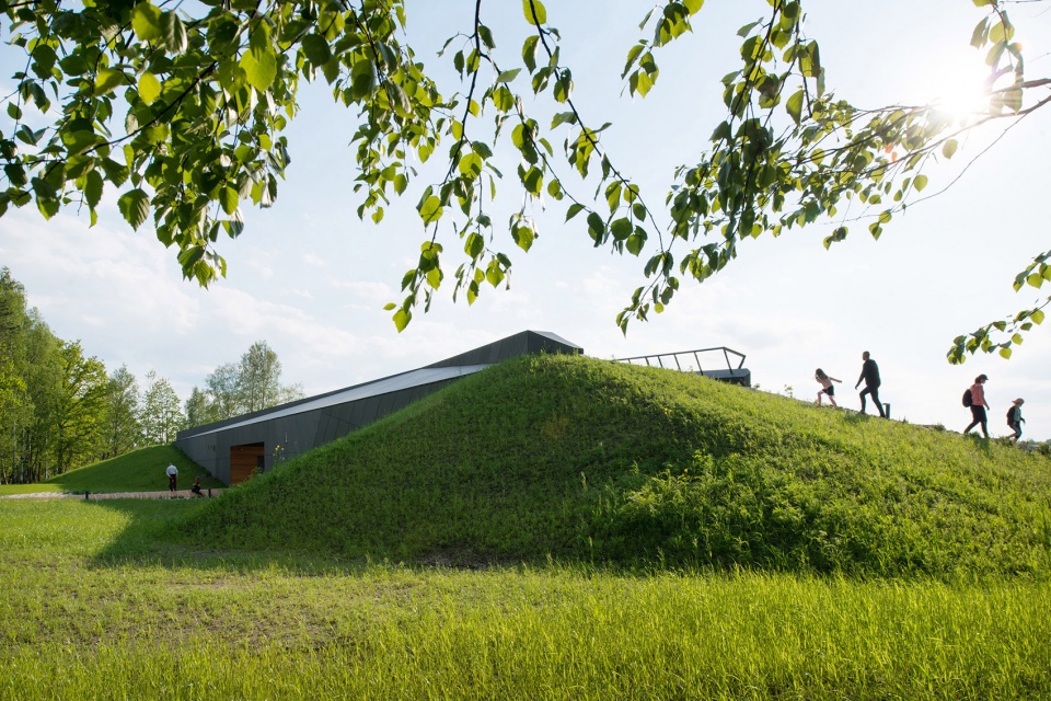 覆土建筑群图片