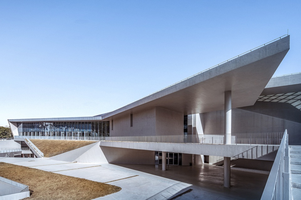 gymnasium in zhuhai campus sun yat sen university china by biadsc